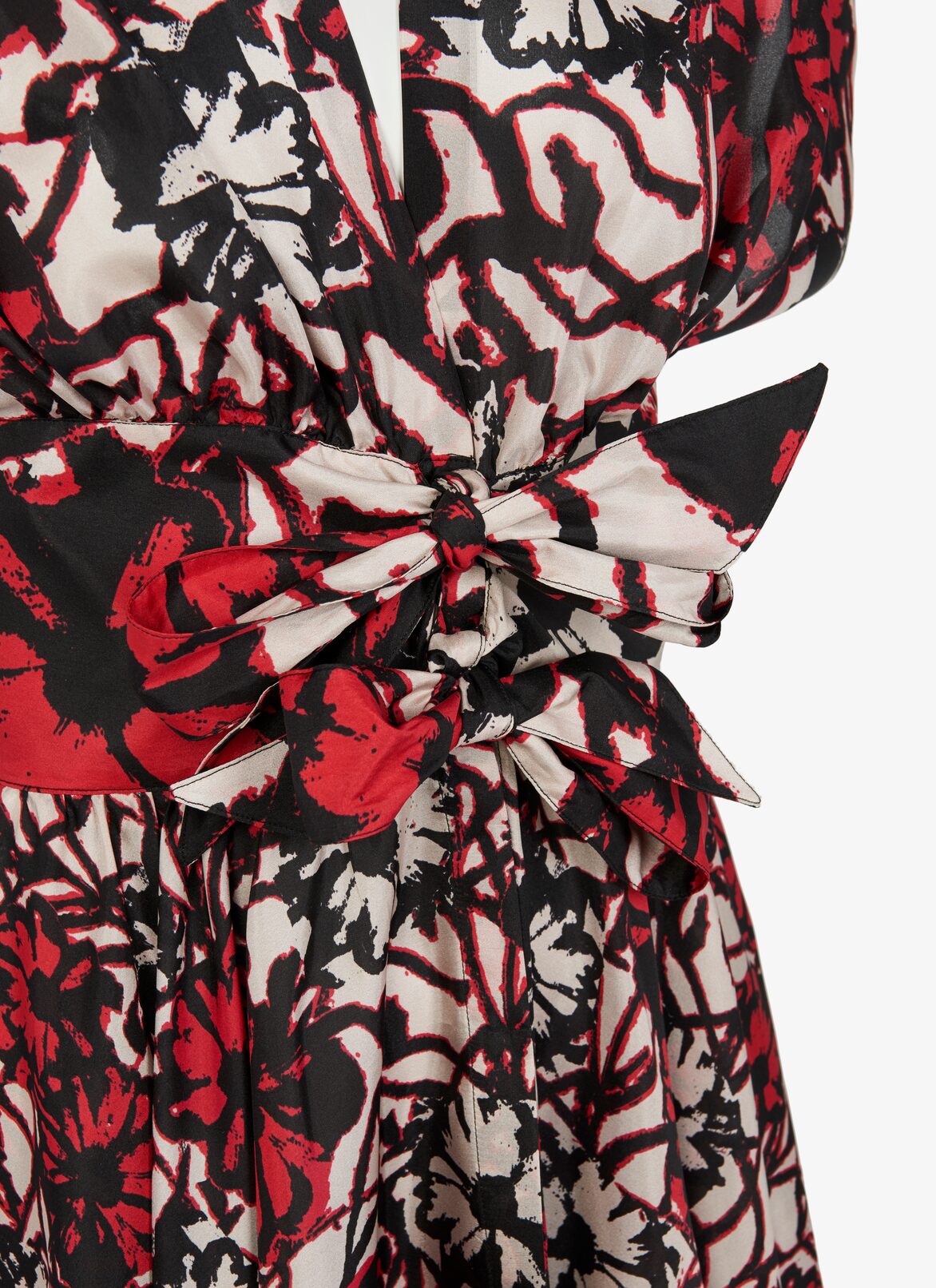 Ausgestelltes Kleid aus Habotai-Seide mit Print  ALAÏA SCHWARZ/ROT AUSGESTELLTES KLEID AUS HABOTAI-SEIDE MIT PRINT